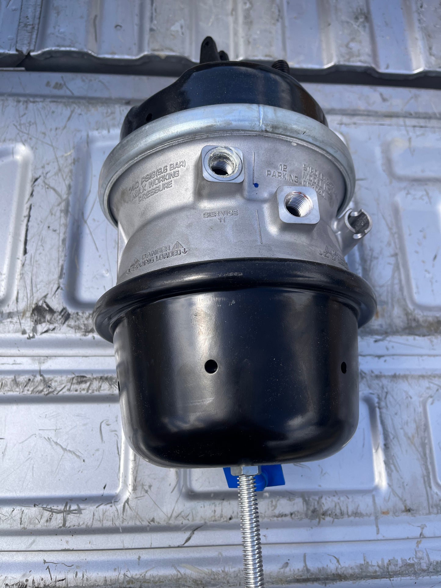013B25A 2 H111777S - HALDEX S SERIES 3030L BRAKE CHAMBER